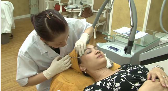Làm mờ sẹo bằng phương pháp sử dụng máy công nghệ cao