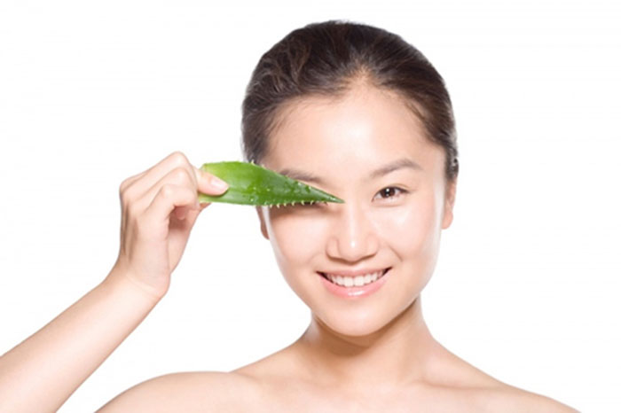 Lấp đầy sẹo rỗ với gel nha đam Lấp đầy sẹo rỗ với gel nha đam