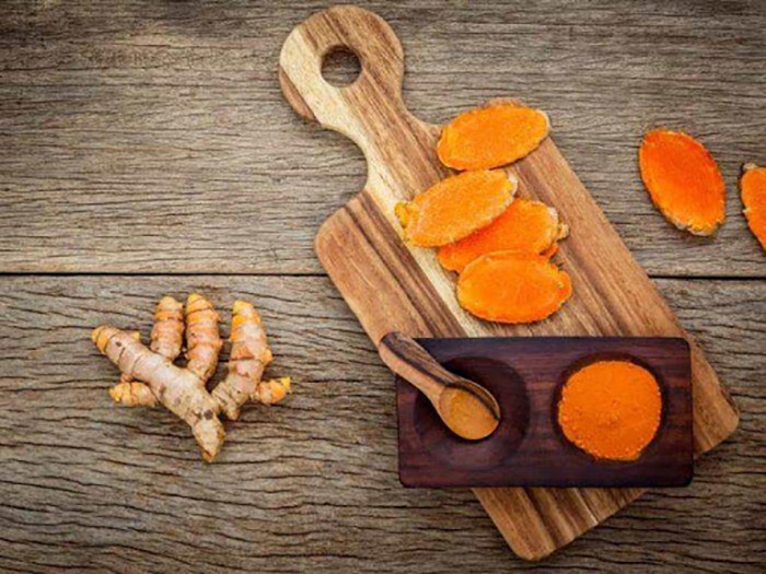 nghệ tươi cách trị thâm mụn hiệu quả 