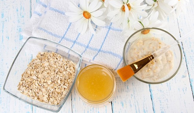 làm mờ sẹo bằng mật ong và yến mạch