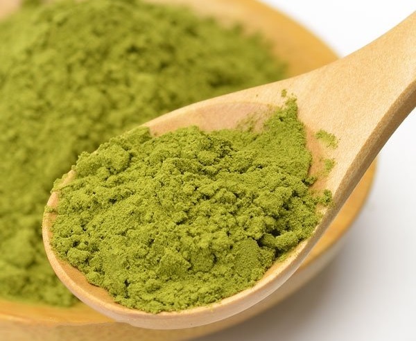 Các dưỡng chất quan trọng trong trà xanh làm mờ sẹo thâm cực kỳ tốt